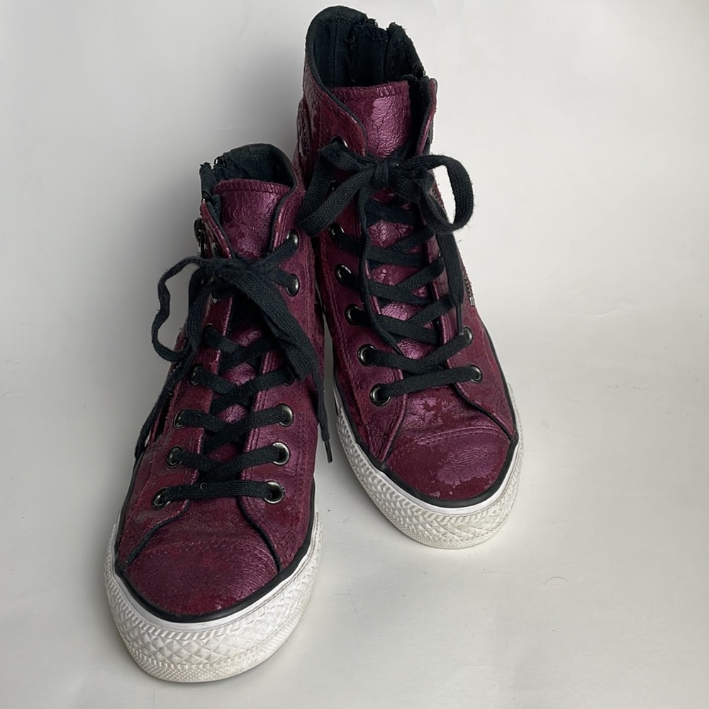 CONVERSE•ALL STAR•LEATHER•BURGUNDY HI TOPS